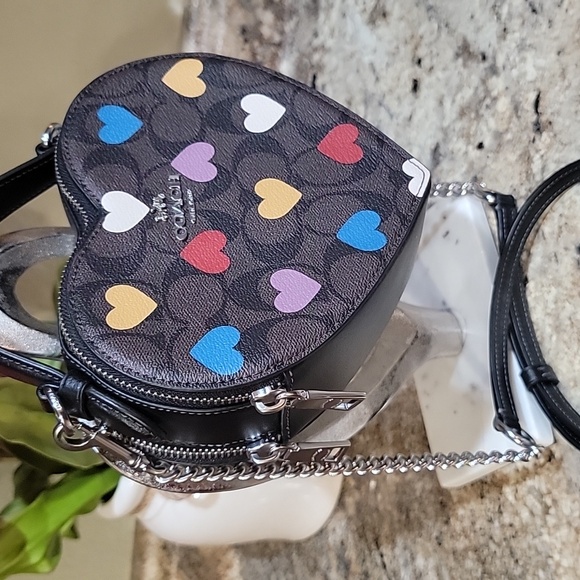 Coach NWT Crossbody monogram with heart print - Picture 3 of 12